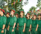 poborowi odwiedzający Bến Dược