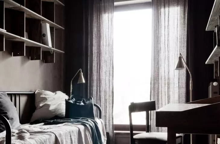 Monochromatic cabinet