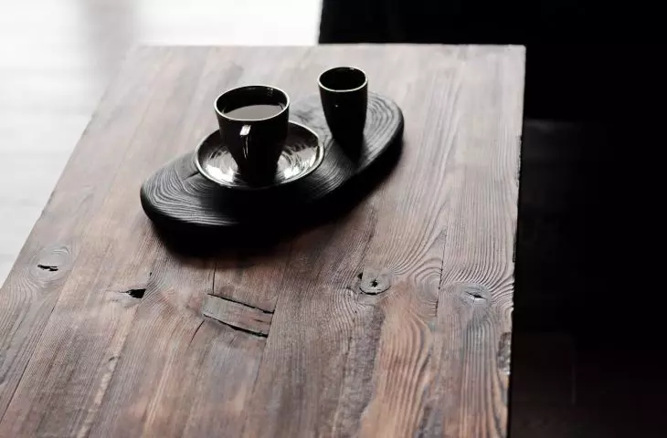 Wood is king in the apartment