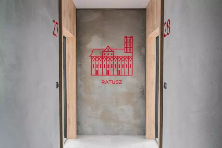 wewnątrz architekci wprowadzili dekoracyjne infografiki i rozbudowane wewnątrz architekci wprowadzili dekoracyjne infografiki i rozbudowane