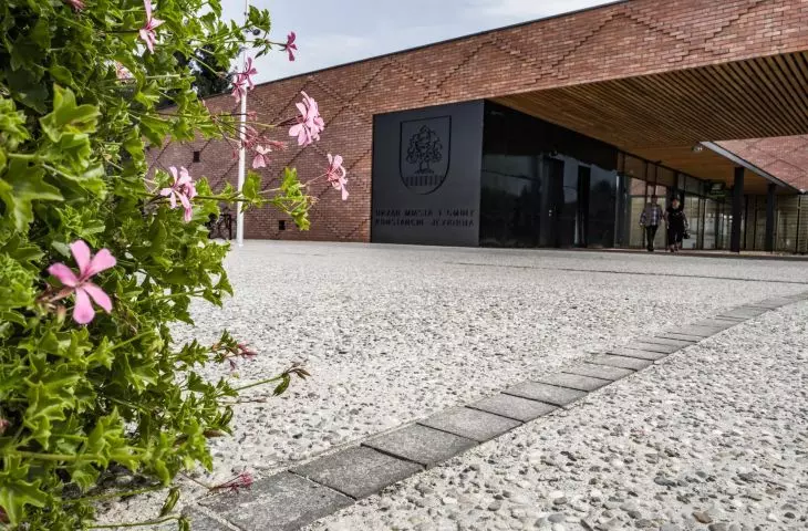 DECO STONE, concrete pavement with exposed aggregate