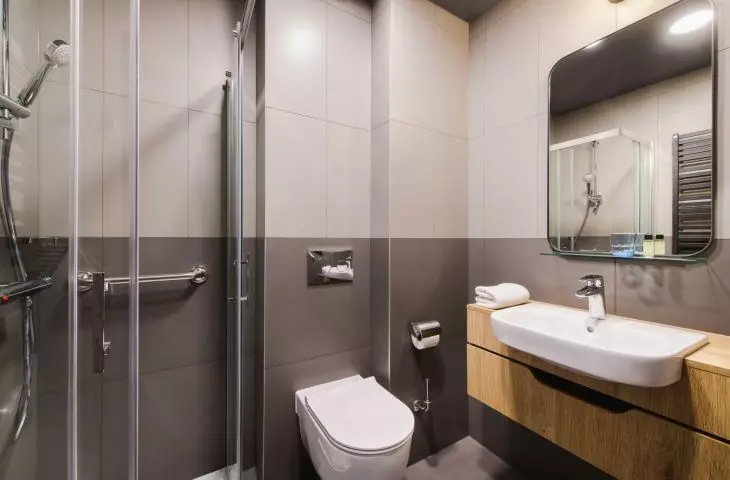 Hotel bathroom in shades of gray