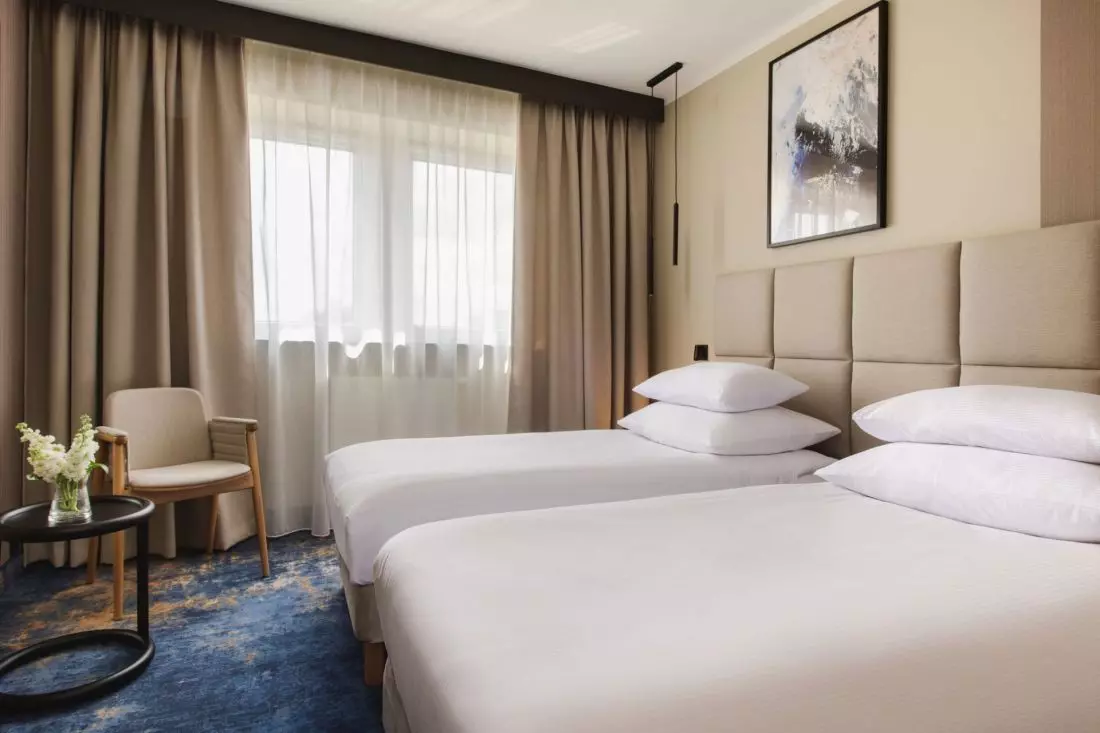 Wnętrze jednego
z pokoi hotelowych