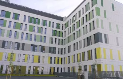 fasada ma powierzchnię 20 000 m² fasada ma powierzchnię 20 000 m²