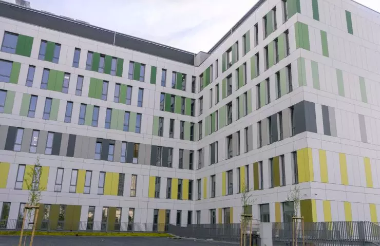 fasada ma powierzchnię 20 000 m² fasada ma powierzchnię 20 000 m²