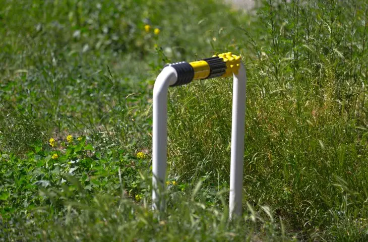 Instalacja na Wzgórzu św. Wawrzyńca w Gdyni: meble miejskie ready-made