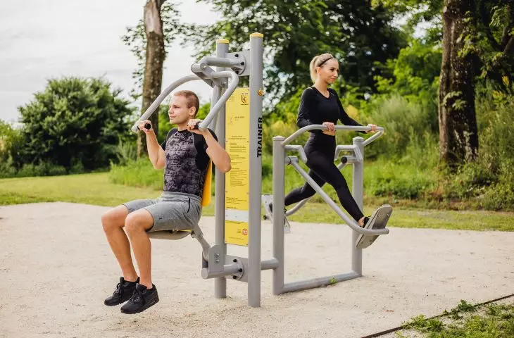 Trainer outdoor gym