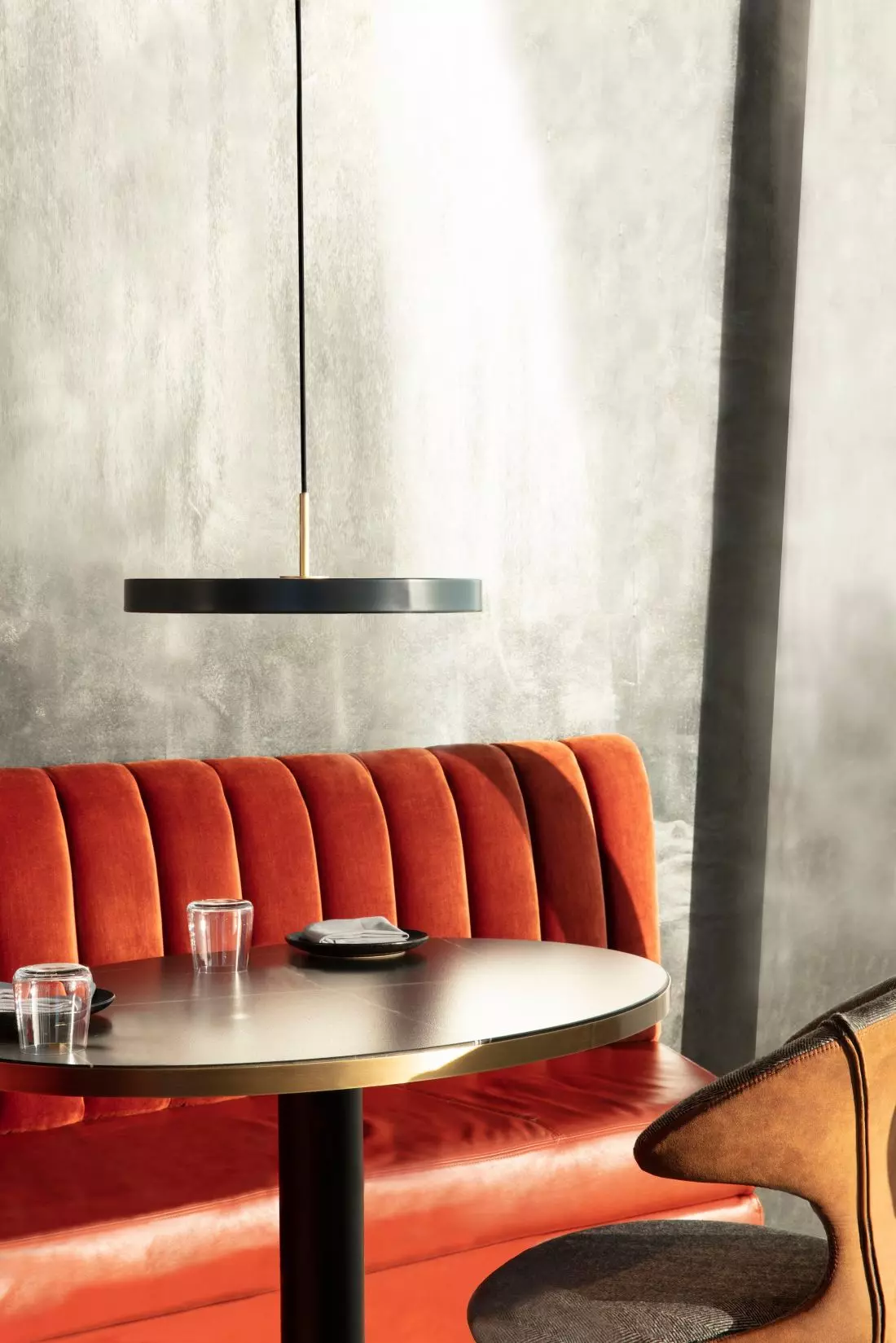 Lampa Asteria, odcień
antracytu