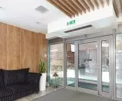 ELiS B built-in air curtain is almost invisible in the interior