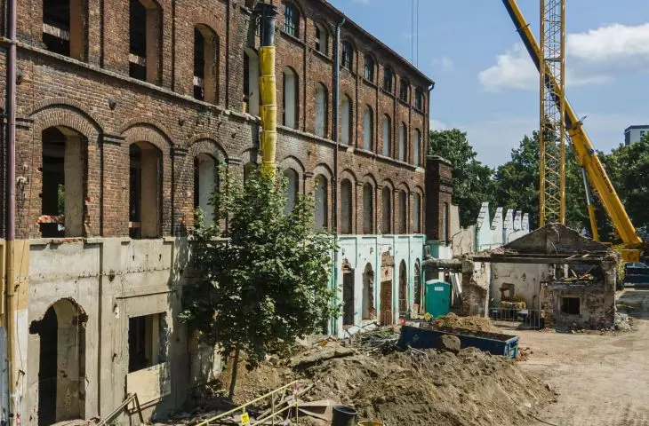 Prace rozbiórkowe budynku 