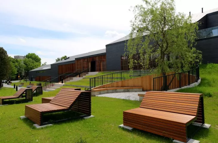 Eisenberg Street swimming pool, exterior section