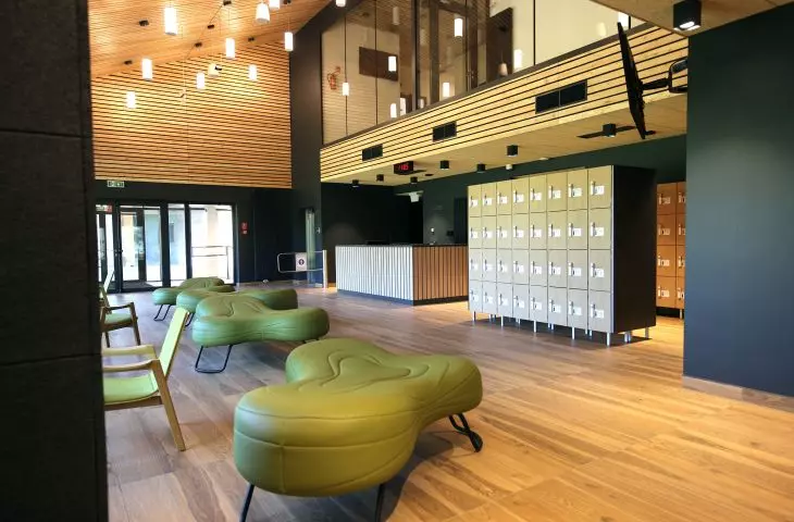Eisenberg Street pool, foyer