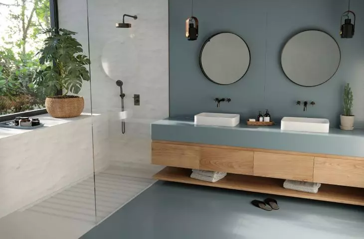 Cala Blue in the bathroom