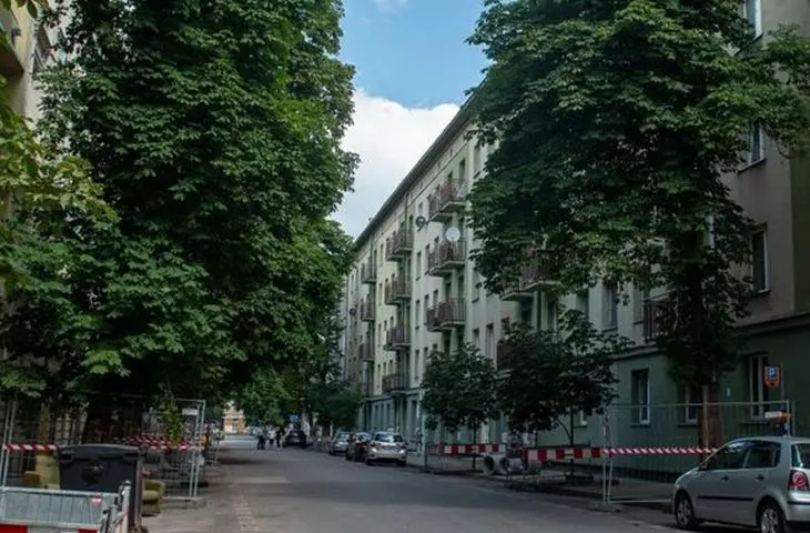 Section of 28 Pułku Strzelców Kaniowskich Street undergoing revitalization