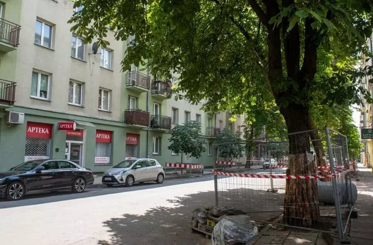 Section of 28 Pułku Strzelców Kaniowskich Street undergoing revitalization