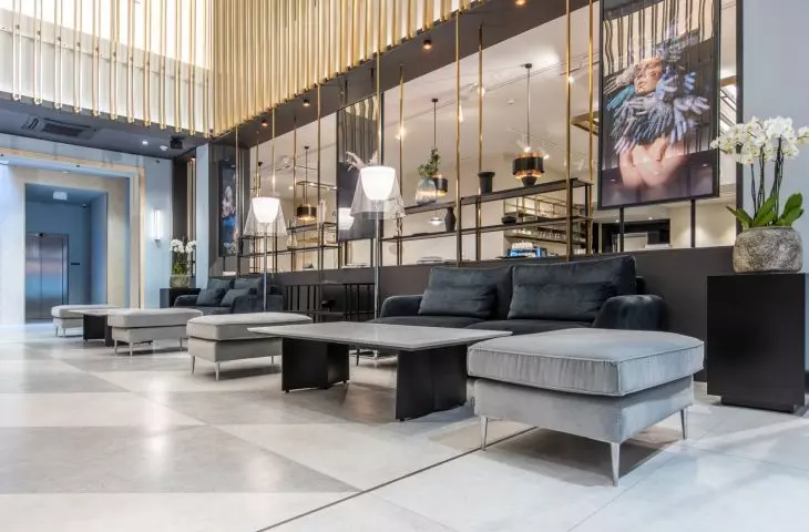 lobby w hotelu Radisson Blu, Praga