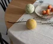 Okrągły stół jest rozkładany