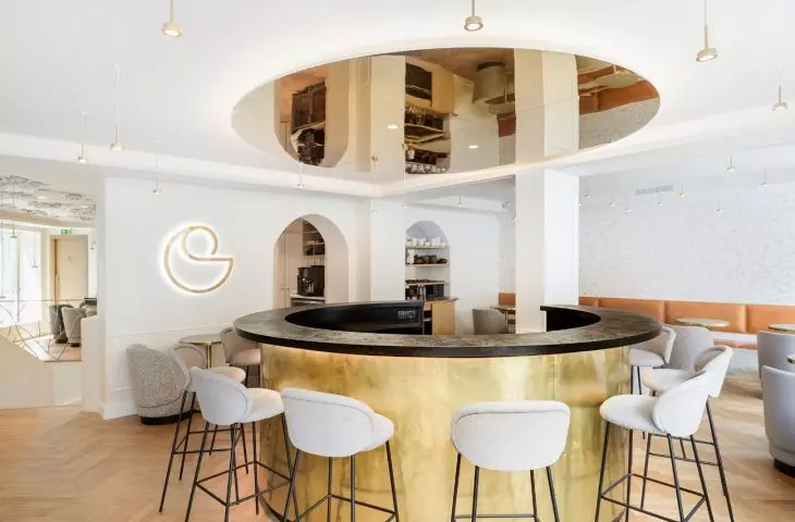 hotel bar