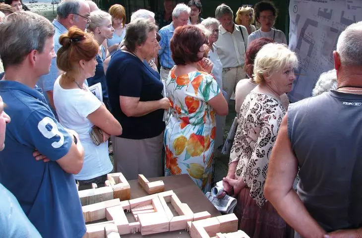 Public consultations at Różycki bazaar in Warsaw