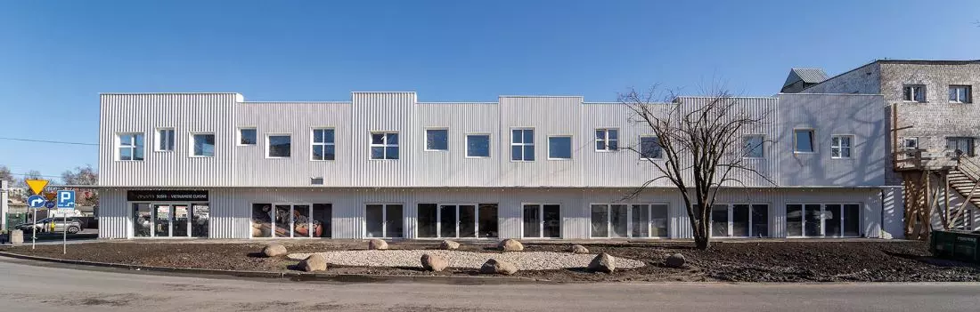 rewitalizacja targowiska Bakalarska w Warszawie, widok na ulicę Targową, proj.: Pracownia Architektoniczna Aleksandra Wasilkowska