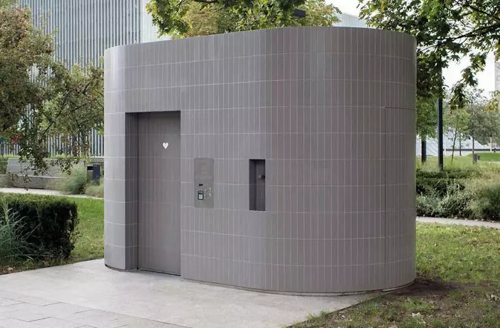 Automatic Warsaw Toilet, 