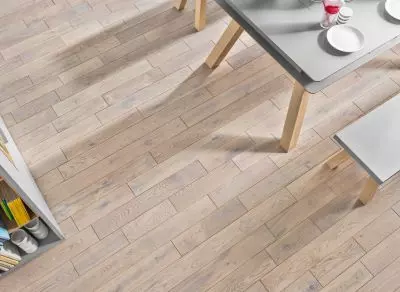 deska solid oiled 1-laminate in shade of Oak Maloren 