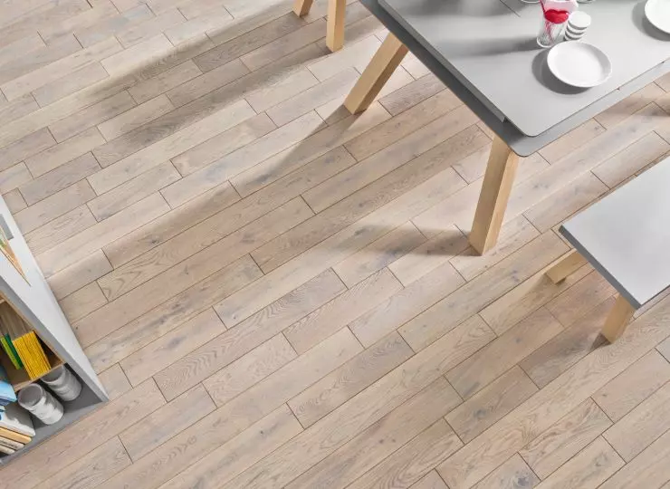 deska solid oiled 1-laminate in shade of Oak Maloren 