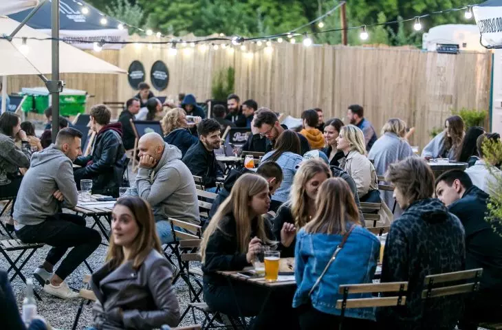 Pub „Nalej se” na krakowskim Zabłociu 