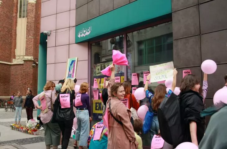 pokojowa manifestacja odbyła się w klimacie lat 90.