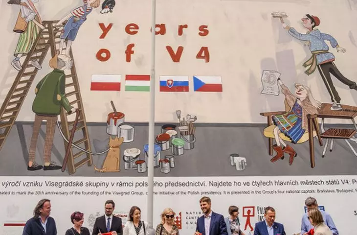 Odsłonięcie muralu na 30-lecie V4 w Pradze