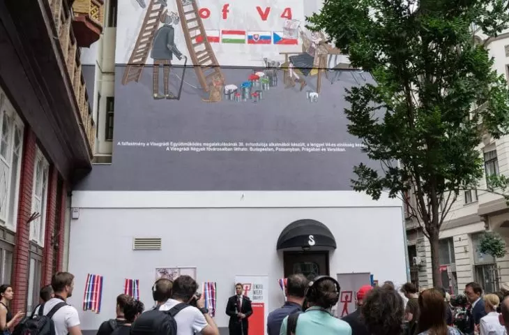 Odsłonięcie muralu na 30-lecie V4 w Warszawie