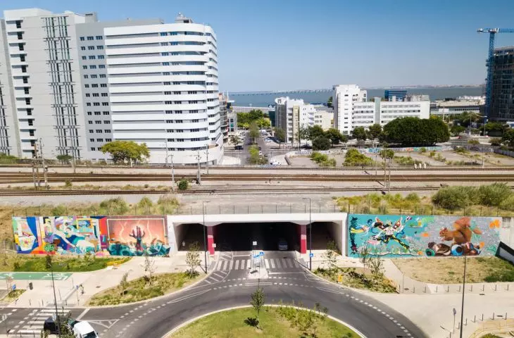 Murale na 30-lecie V4 w Parque das Nações w Lizbonie