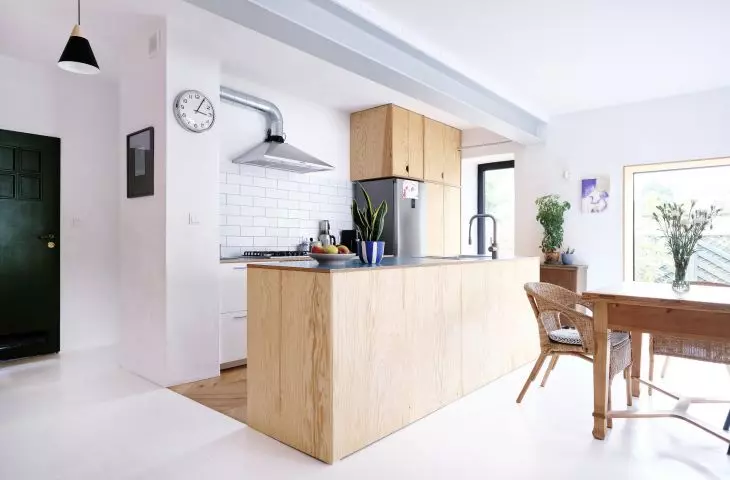 kitchen with direct access to the garden