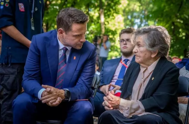 Rafał Trzaskowski i Wanda Traczyk-Stawska podczas uroczystości wmurowania kamienia węgielnego