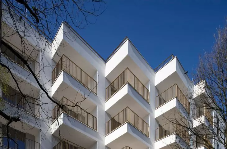 budynek mieszkalny przy ulicy Ceramicznej w Warszawie