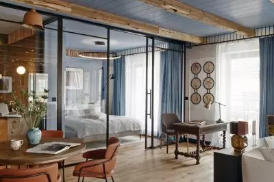 wnętrze is full of both modern and more traditional furnishings