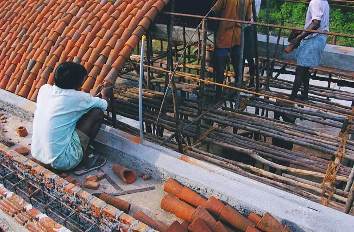 locally produced materials were used to build the Wall House