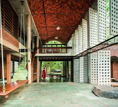 przenikające permeating spaces in Wall House