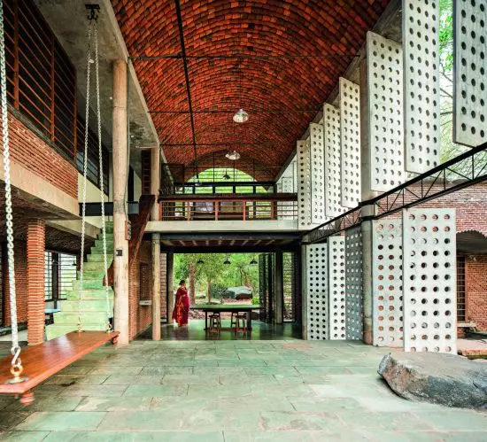 przenikające permeating spaces in Wall House