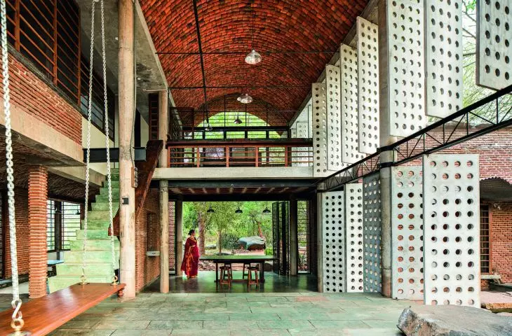 Intermingling spaces at Wall House