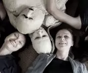 od lewej: Monika Nalewajk, Katarzyna Kozyra, Ewelina Jaskulska, Joanna Aleksandrowicz w siedzibie Fundacji Katarzyny Kozyry