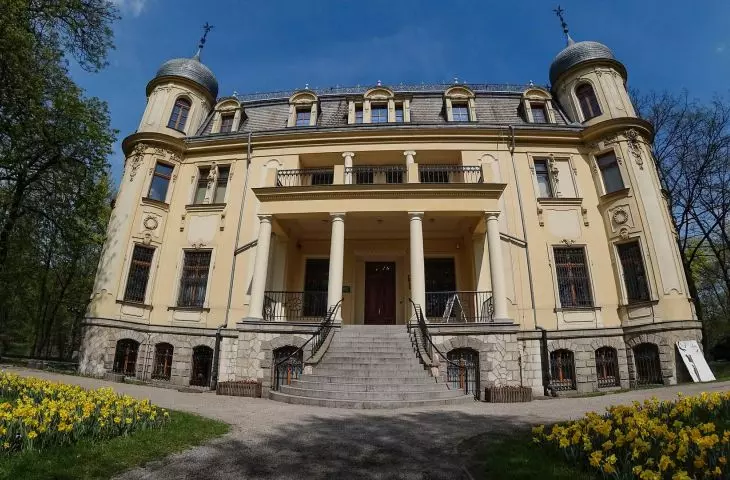 Schön Palace, which houses the Sosnowiec Museum