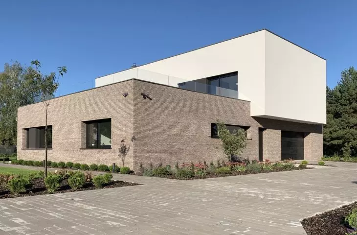 The Matching House consists of two blocks