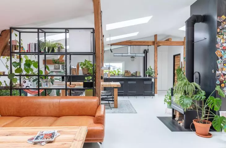 View towards the kitchen