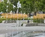 Plac przed Starym Browarem w Poznaniu przy ul. Ratajczaka po rewaloryzacji przez 1050 Pracownia Architektury