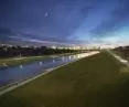 Wizualizacja brzegów Warty po zazieleniu opaski z gabionów.