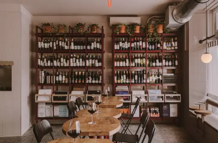 Wine bar I flow, shelves of wines and wynyls
