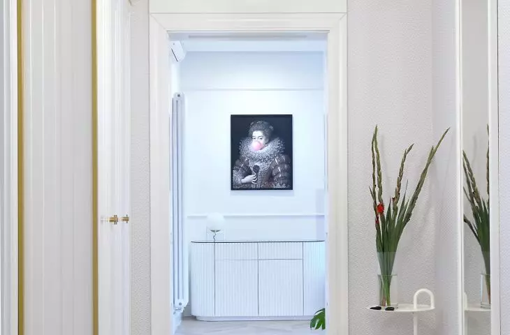 view from the lobby to the living room