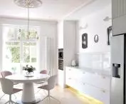bright and spacious kitchen