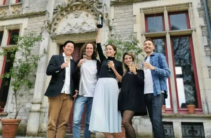 Cyfrowi nomadzi, Chateau Coliving